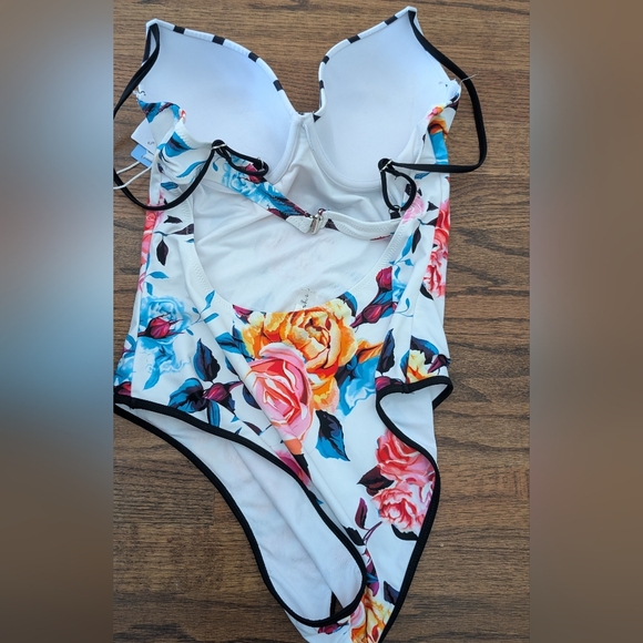 Cupshe Ladies One Piece Floral Striped Swimsuit - Picture 2 of 4